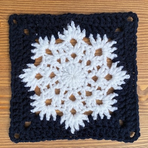 Crochet Snowflake Granny Square Pattern, Easy Winter Motif (PDF Download)