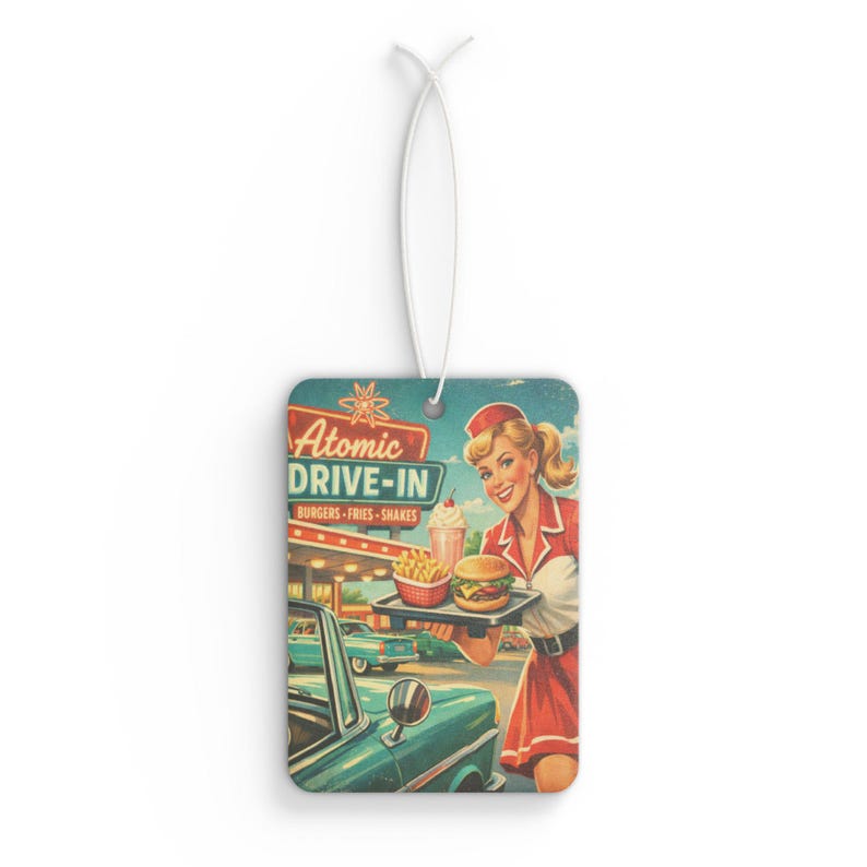 Deodorante per ambienti in stile retrò da diner / Illustrazione Atomic Americana per drive-in (Ghiaccio nero, Auto nuova, Pino) immagine 1