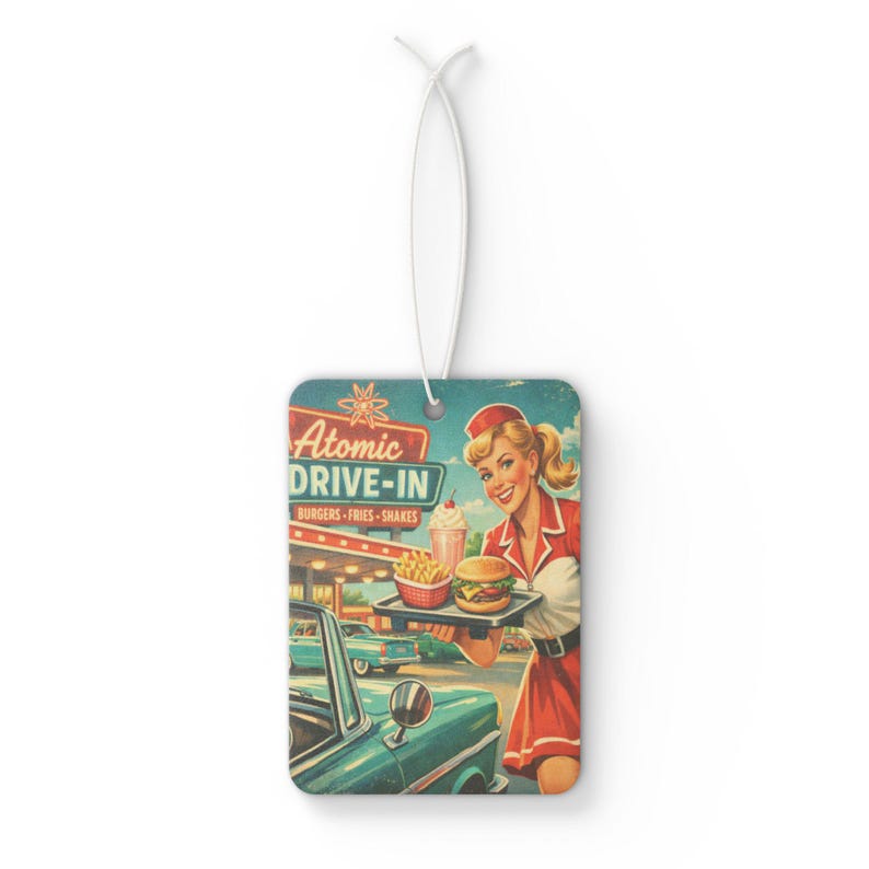 Deodorante per ambienti in stile retrò da diner / Illustrazione Atomic Americana per drive-in (Ghiaccio nero, Auto nuova, Pino) immagine 2
