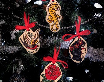 Adornos navideños con tatuajes de flash: estilo tradicional americano, diseño vintage