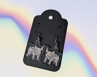 Pendientes colgantes de gancho acrílico con diseño de cerdito tatuado - Plata de ley, base de goma suave