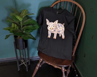 Camiseta con estampado de cerdito tatuado - Cómoda, clásica, negra, camisetas divertidas para artistas y amantes de los tatuajes.