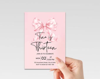 Inbjudan till 13-årsdag med rosa rosett, redigerbar inbjudan till tonårsfest (5x7, Canva-mall)
