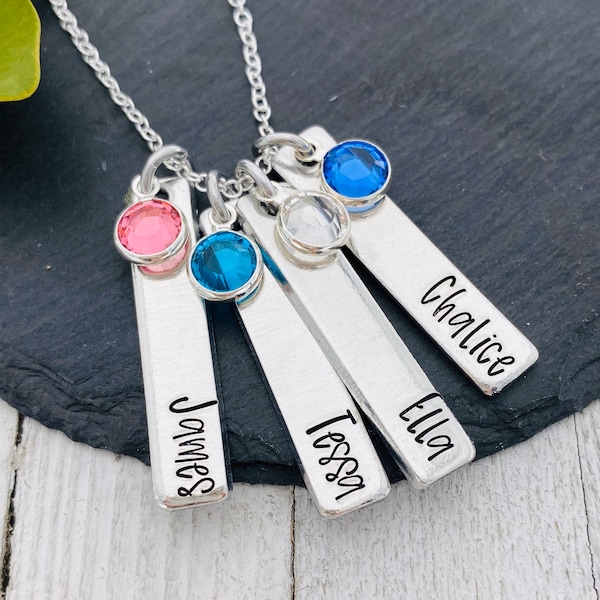 Kinder- oder Enkelkindernamen - mit Swarovski-Kristallen - Handgestempelte Halskette