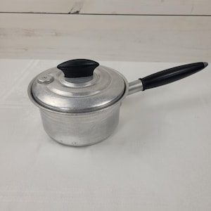 Vintage Laurel Aluminum Ware 1 Quart Saucepan with Lid Black Handle Mid Century Cookware
