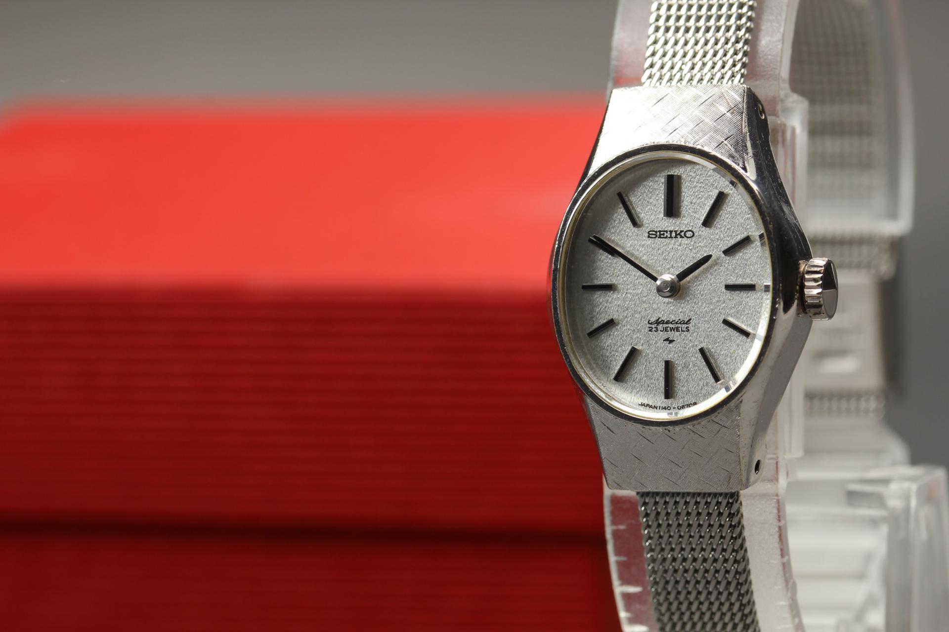 1976 Watch - Etsy Canada