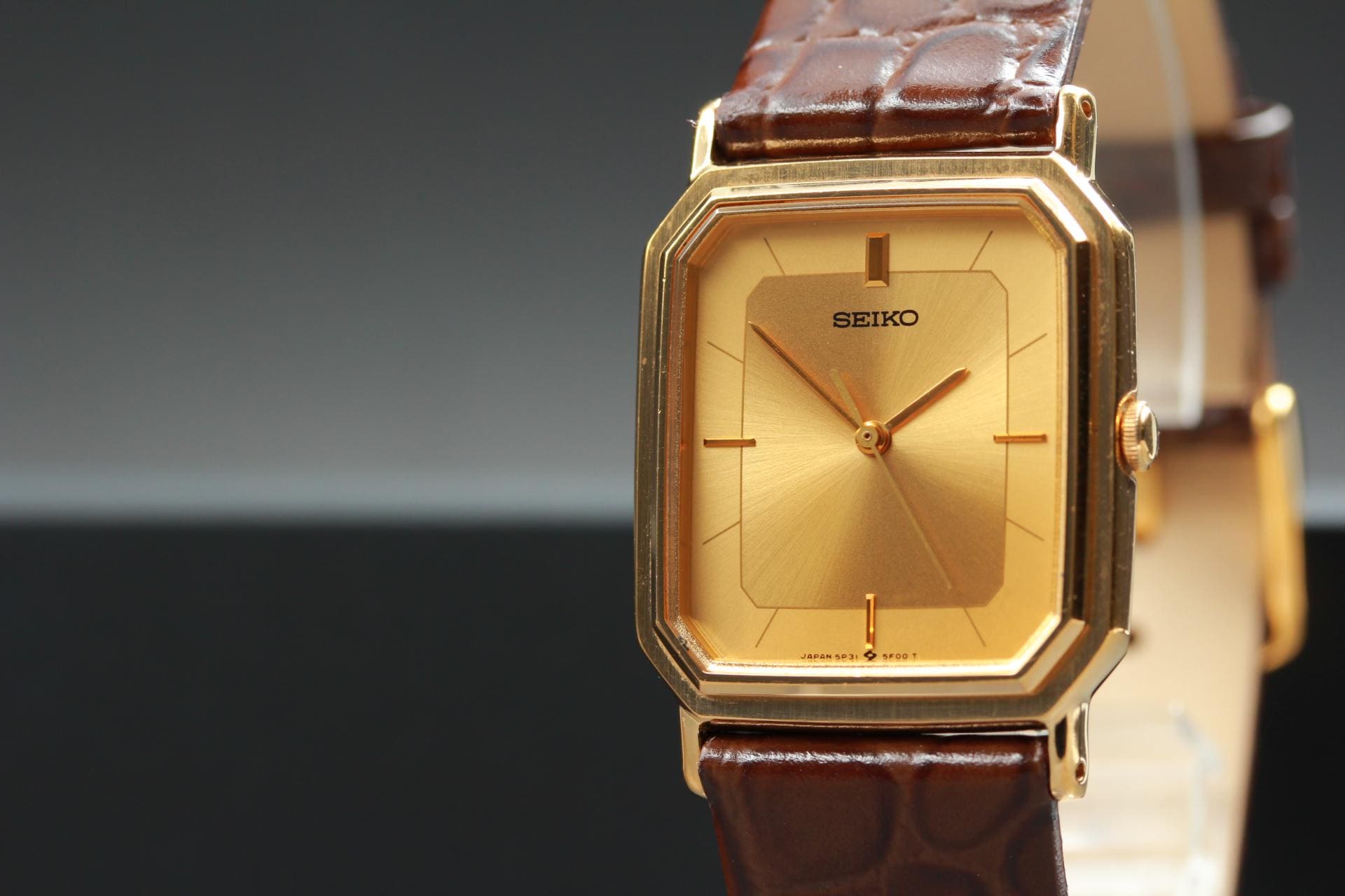 Vintage Seiko Chariot Mens Tank Watch, 1987, Minimalist Quartz