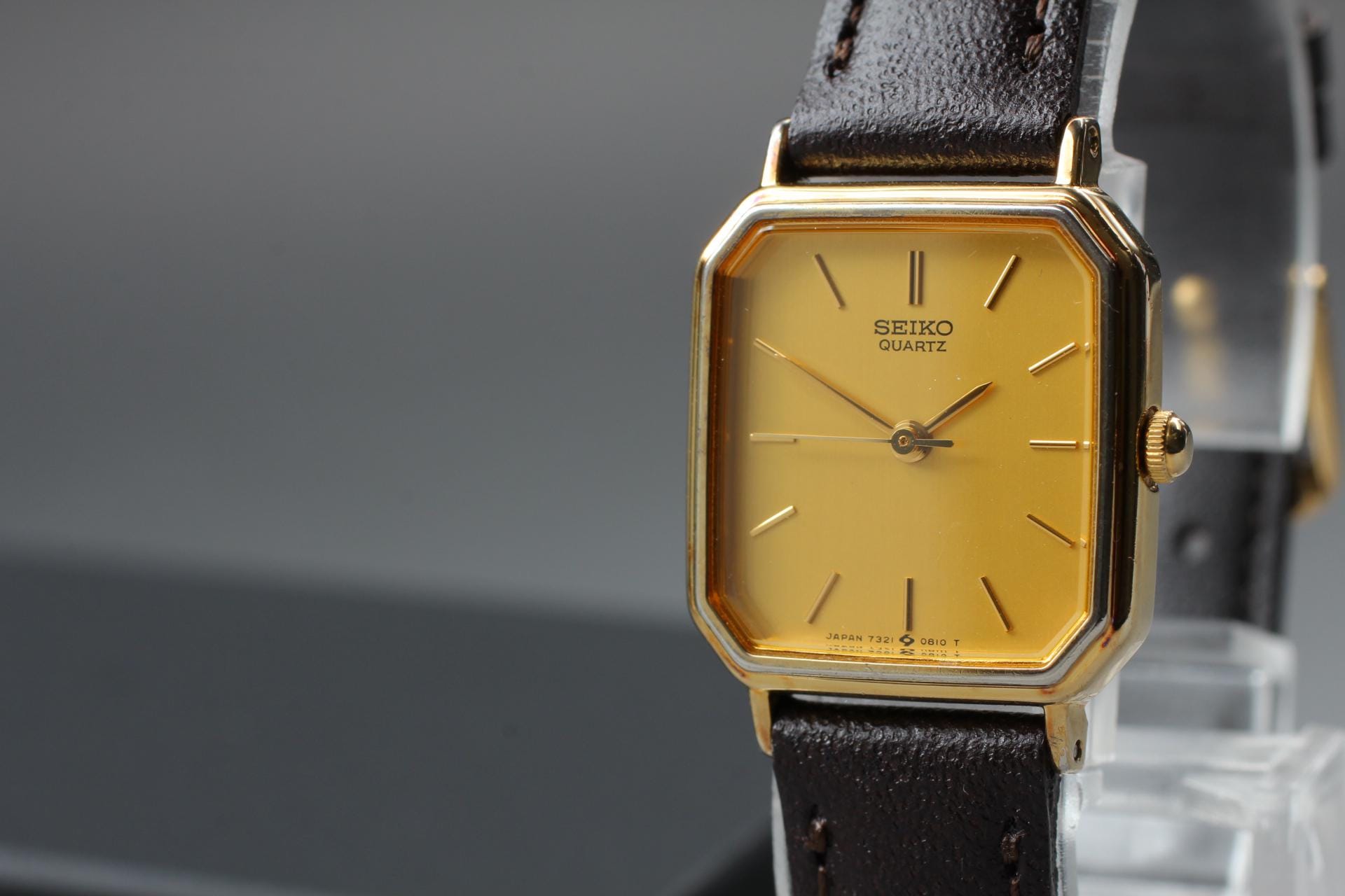 レディース セイコー オクタゴンケース ゴールド文字盤 ドレスウォッチ 稼働品 SEIKO - 141 稼働 SEIKO 時計 レディース オクタゴン ゴールド