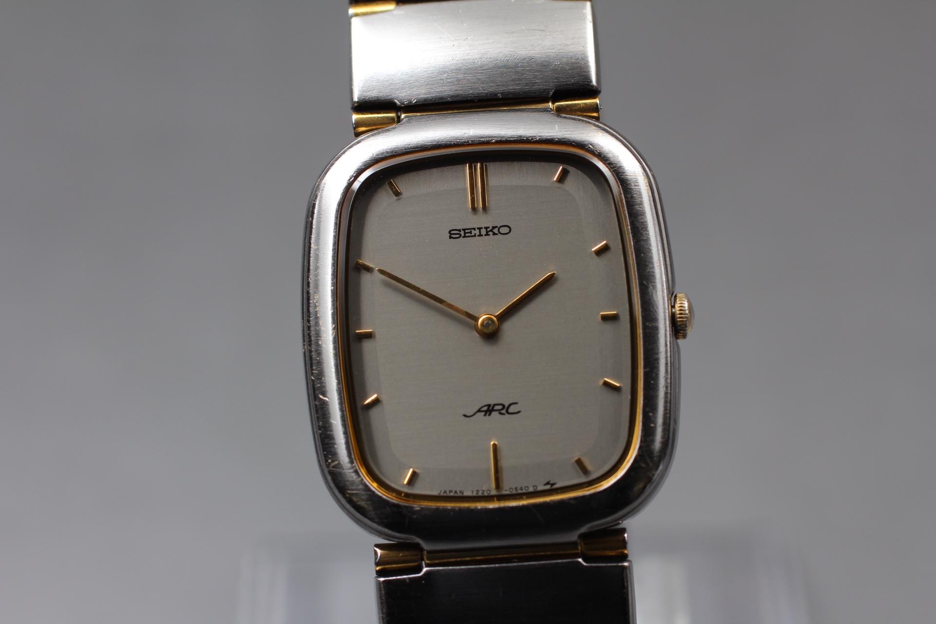 ◯ 腕時計 クォーツ SEIKO セイコー ARC 1220-5320 2P21-0A9A WIRED