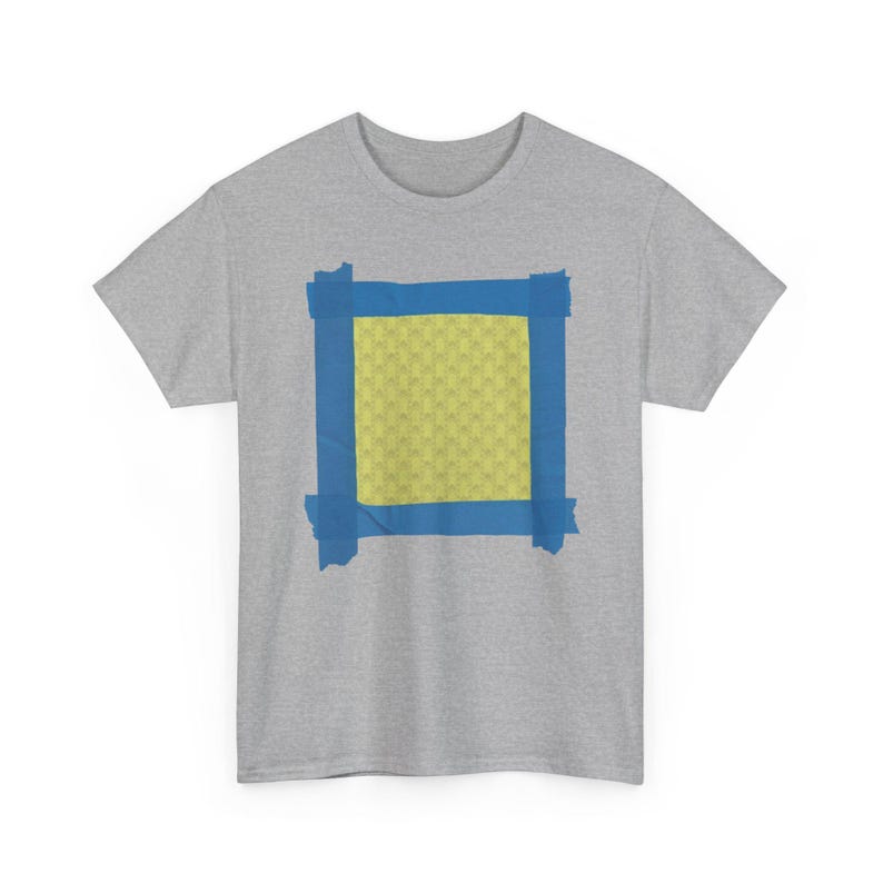 Camiseta minimalista inspirada en Backrooms / Camiseta analógica de terror Liminal Space imagen 5