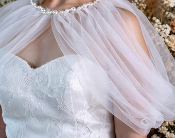 Capa nupcial de tul con perlas, chal de boda con hombros descubiertos para novias y damas de honor.