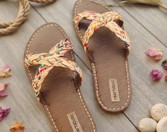 Sandali con cinturino incrociato in rafia naturale, ciabatte estive intrecciate a mano, sandali piatti da spiaggia in stile boho