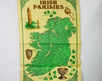 Pano de prato vintage de linho irlandês Fingal com mapa de sobrenomes de famílias irlandesas, fabricado na Irlanda.