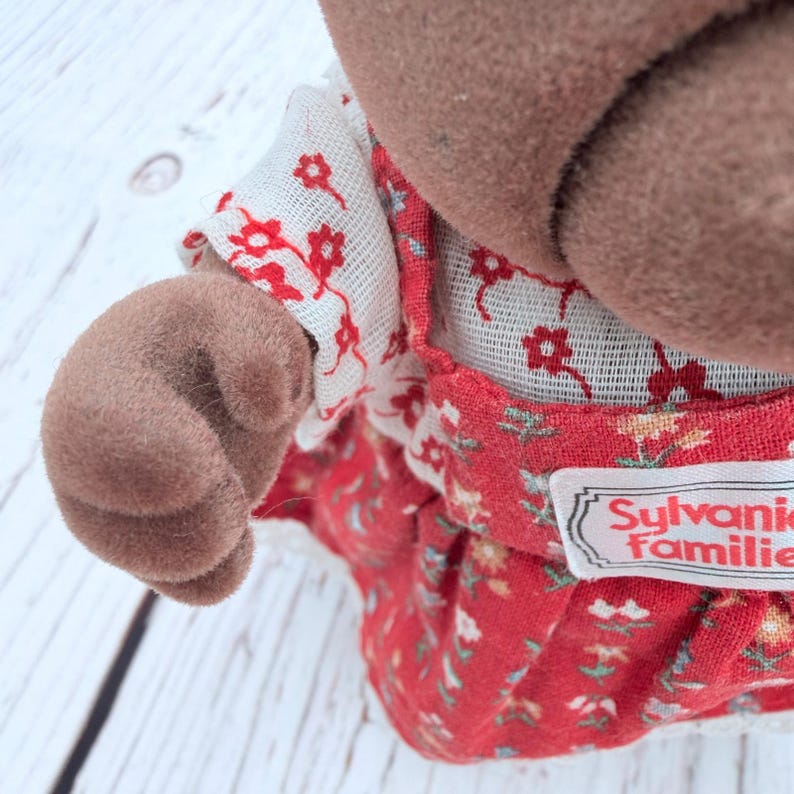 Vintage Sylvanian Families TOMY Brown Bear Mother Figure Red Floral Dress HTF image 13