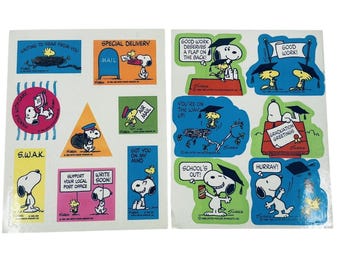 Feuilles d'autocollants vintage Peanuts Snoopy 1958 1965 Remise des diplômes Schulz 2 pièces