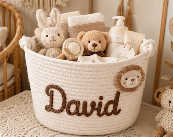 Cadeaupakket voor een babyshower, gepersonaliseerde organizer voor de babykamer met naam, grote opbergmand van katoenen touw, decoratie voor de babykamer met teddybeer