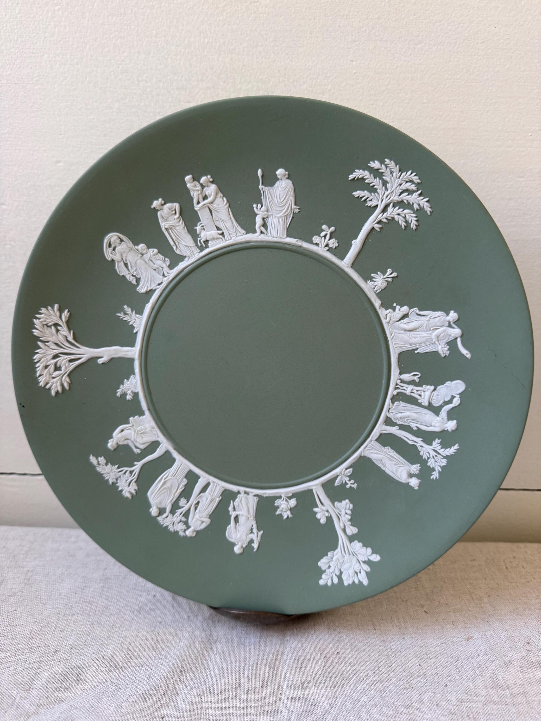Wedgewood jasperware set of 2 plates