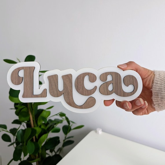 3D Namensschild Holz Personalisiert, Retro Türschild Kinderzimmer, 70er Jahre Schrift Vintage, Wanddeko Nussbaum & Birke