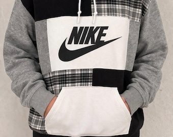 Sudadera con capucha reciclada con parche de bloque de Nike