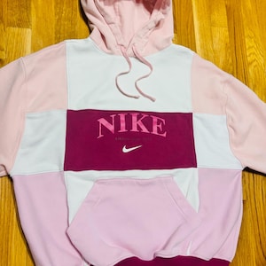 Nike roze geüpcycled hoodie met blokpatch
