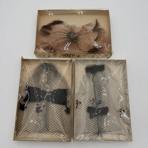 Veil With Pom Poms - Etsy display picture 1