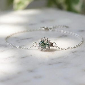 Pulseira de Ágata Musgosa Verde em Prata de Lei 925 com Cristais, Ajustável, para Mulheres, Ideal para Meditação, Equilíbrio e Relaxamento. Estilo Minimalista.