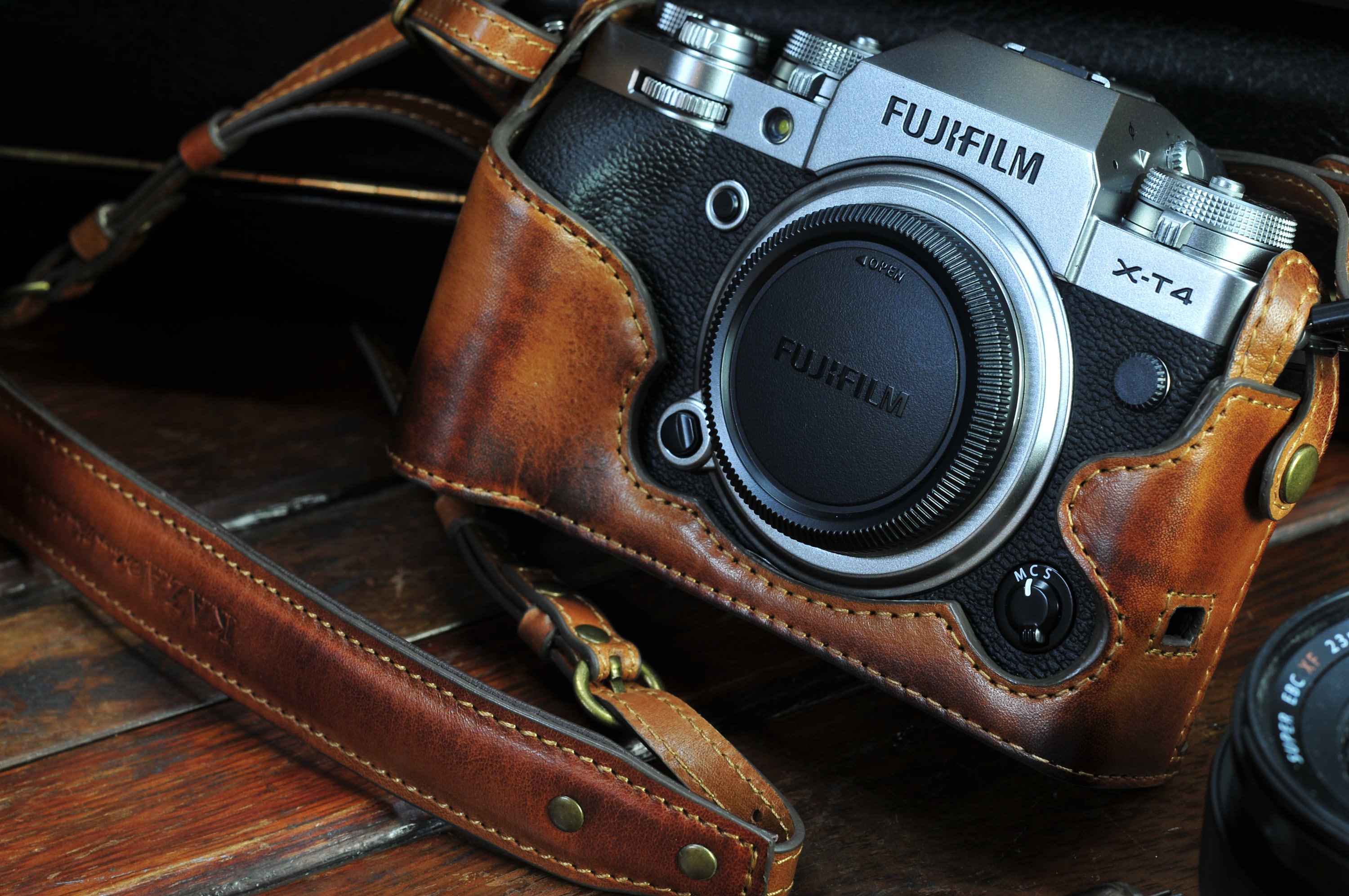 Cow Leather Case for Fujifilm XT4 Include Leather Full Case and Leather  Strap in Vintage Brown for X-T4 