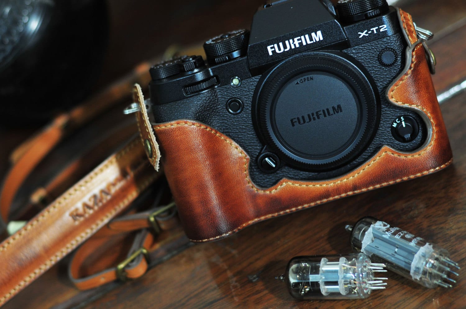 富士フイルム X-T2用 ヴィンテージブラウンレザーケース＆ストラップ 