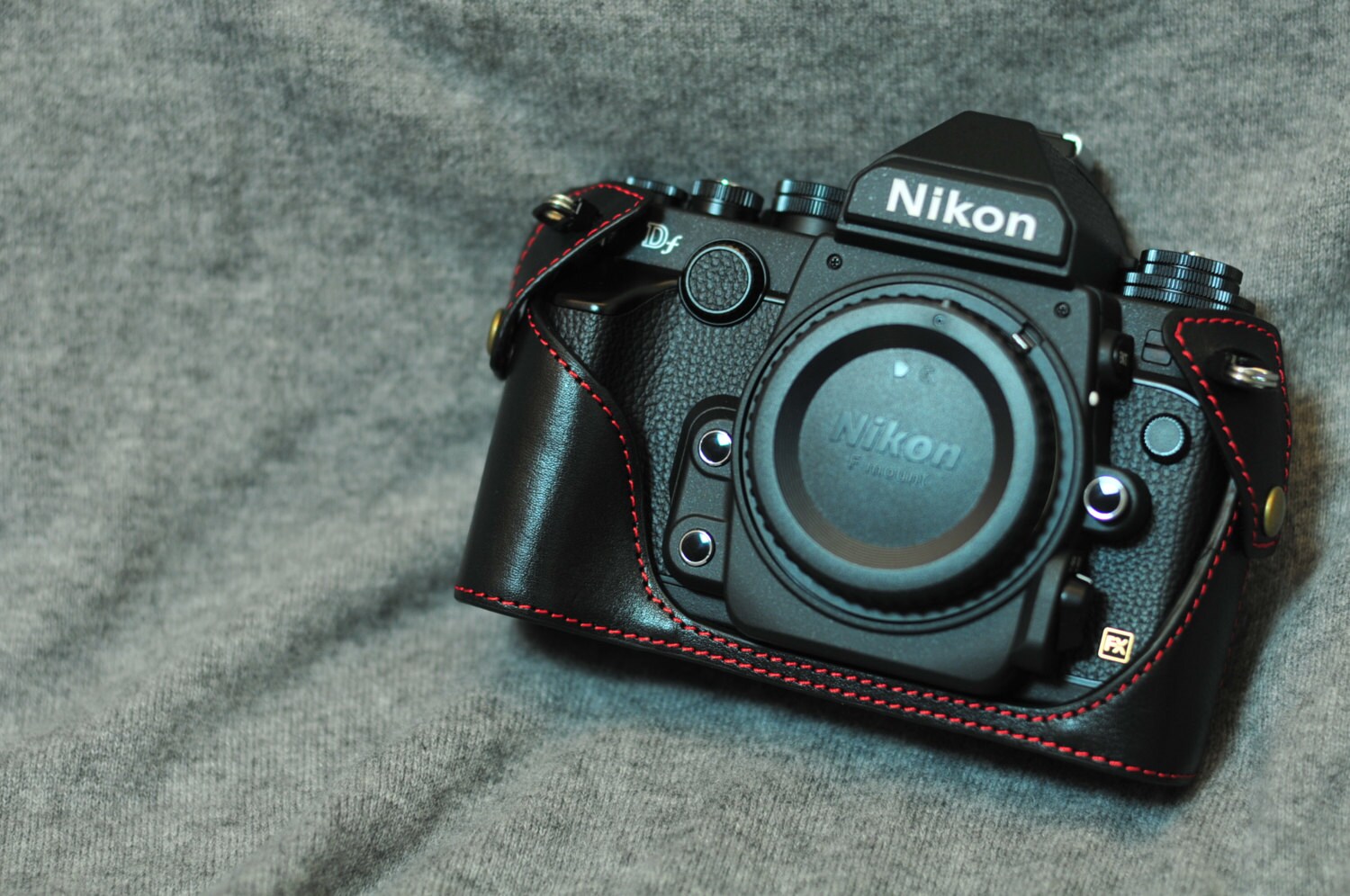 Original Nikon Black Half Case Hard CF-35 for Nikon F-301 F