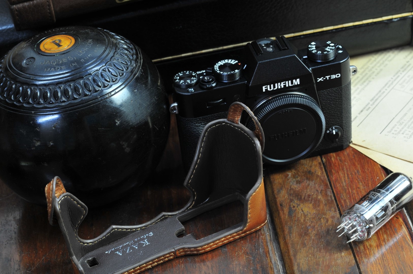 富士フイルム XT30 / XT30 ii / XT30 iii 用牛革製カメラケース +