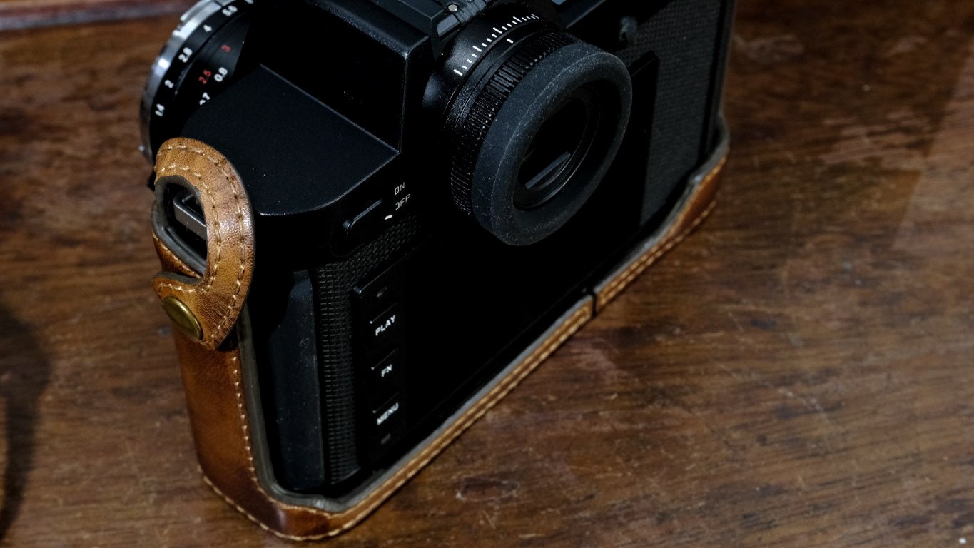 ライカ SL2-S / SL2用牛革カメラハーフケースとストラップ - Etsy 日本