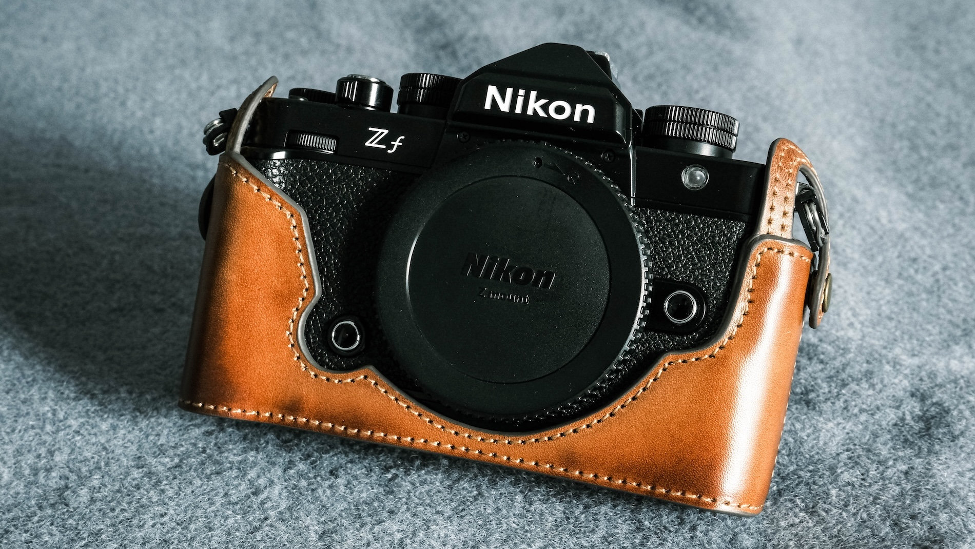 Nikon ZF用ヴィンテージブラウンレザーカメラケース、ハーフケース