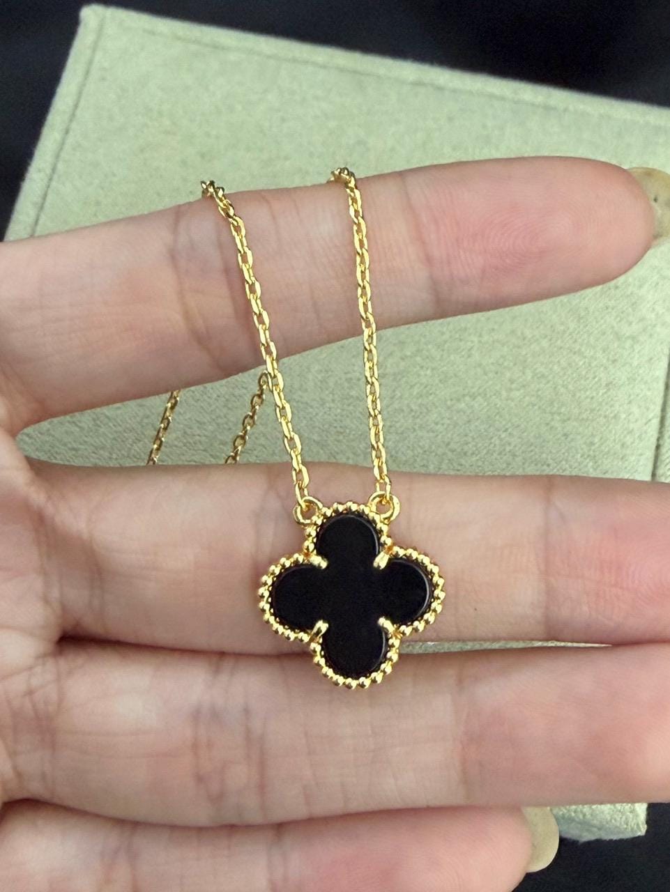 Van cleef necklace gold - Etsy 日本