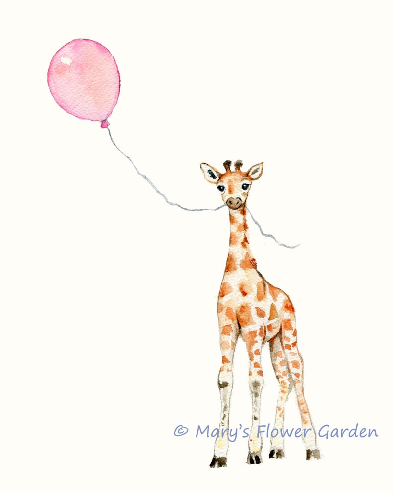 K&ouml;nnte beinhalten: Ein Aquarellbild einer Giraffe, die einen rosa Ballon h&auml;lt. Die Giraffe steht auf einem wei&szlig;en Hintergrund. Der Text "Mary's Flower Garden" befindet sich in der rechten unteren Ecke des Bildes.