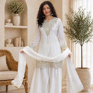 lace dress designs pakistani Popular Styles of Sage fall-favorites:Combat Crafted from premium net Matching Vest:42 V neck