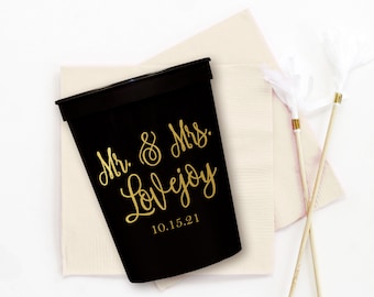 Custom Plastic Wedding Cups, Mr and Mrs Personalized Wedding Favors, Engagement Party Cups, Reception Bar Cups