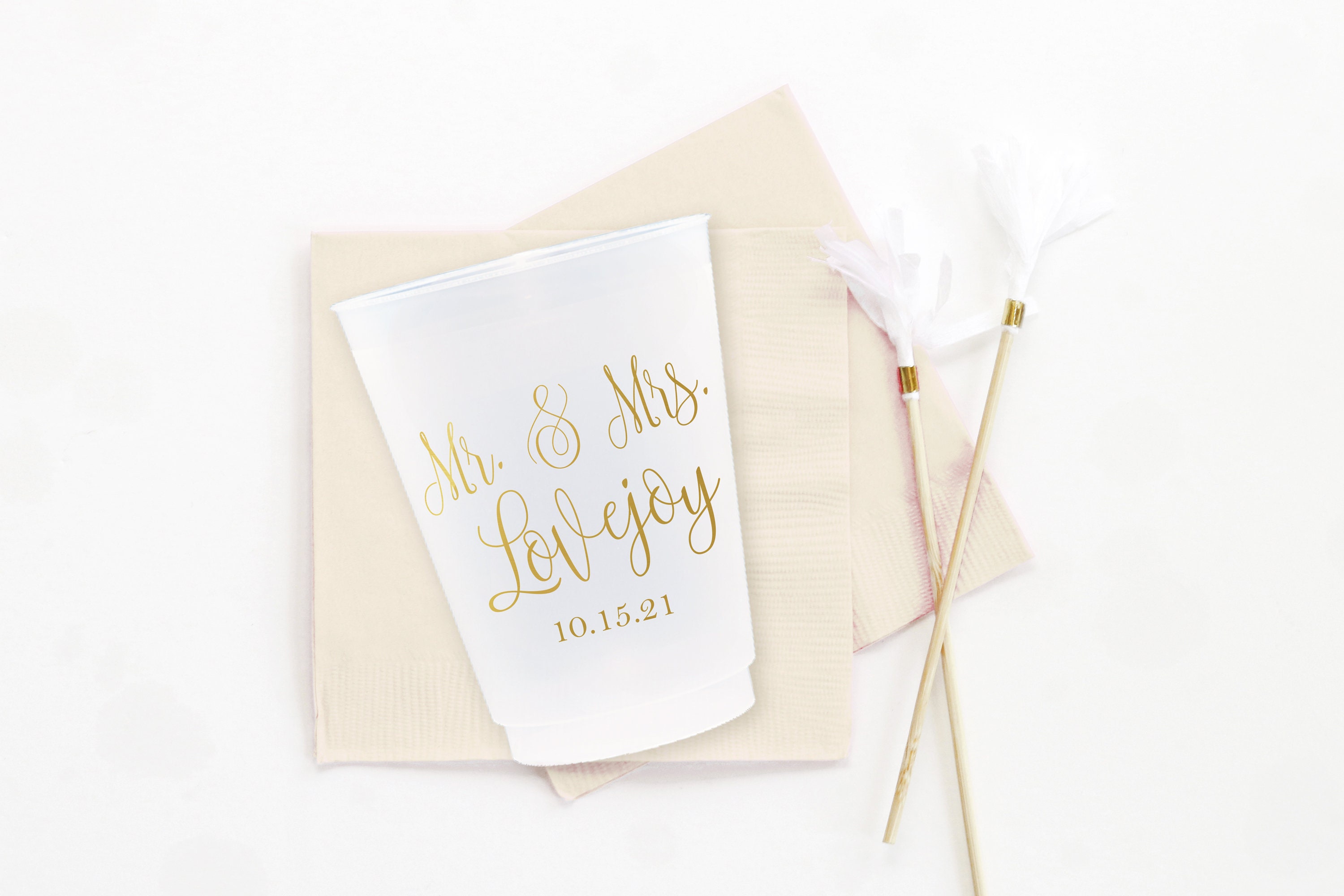 16 oz. Personalized White Mr. & Mrs. Disposable Plastic Cups – 40 Ct.