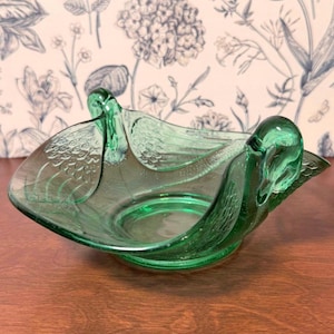 ウランガラス　スワン　キャンディディッシュ Uranium Glass Swan - Etsy