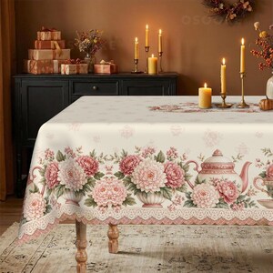 Vintage rosa blommig tebjudningsduk med vågig spetskant