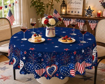 Tovaglia per il 4 luglio - Bordo patriottico rosso, bianco e blu con cuori, stelle e fuochi d'artificio, decorazione per barbecue, picnic e pranzo in stile americano per il Giorno dell'Indipendenza.