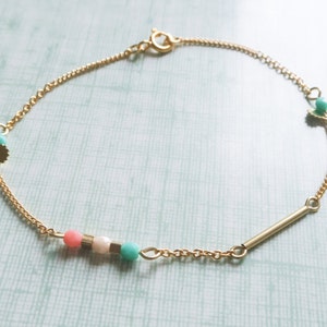 dainty pastel bracelet, tiny bracelet, mint and pink bracelet, beaded chain bracelet, spring bracelet, pastel jewelry