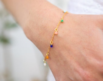 bracelet chaine et perles fines multicolore