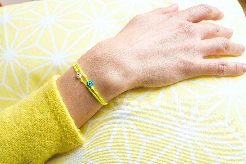 Bracelet porte bonheur / bracelet evil eye / bracelet jaune fluo / bracelet de plage/ bracelet d'amitié image 3
