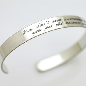 Pulseira de citação personalizada Pulseira de prata esterlina Pulseira de punho masculina personalizada Pulseira Presente de namorado para ele Texto longo gravado 20 palavras, datas