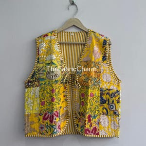 Chaleco acolchado de algodón hecho a mano: Chaqueta de patchwork floral de estilo vintage