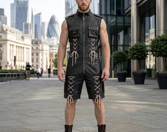 Leren herenjumpsuit, mouwloze outfit koeienhuid, zwarte bikerromper, streetwear festivalkleding, utility-pak met veters, edgy modeset