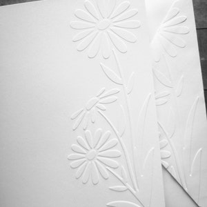 Set of 6 Embossed Bordering Daisies Notecards