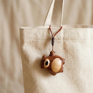 Holzbär Schlüsselanhänger, niedlicher molliger Bär Anhänger, handgemachter Holztier-Schlüsselring, Bär Taschenanhänger, niedlicher Holzschlüsselhalter, Geschenk für Sie Ihn