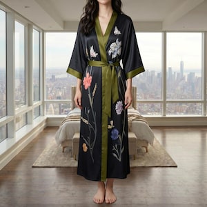 Lång morgonrock i siden och satin med kranmönster, japansk kimono, loungekläder för kvinnor bild 9