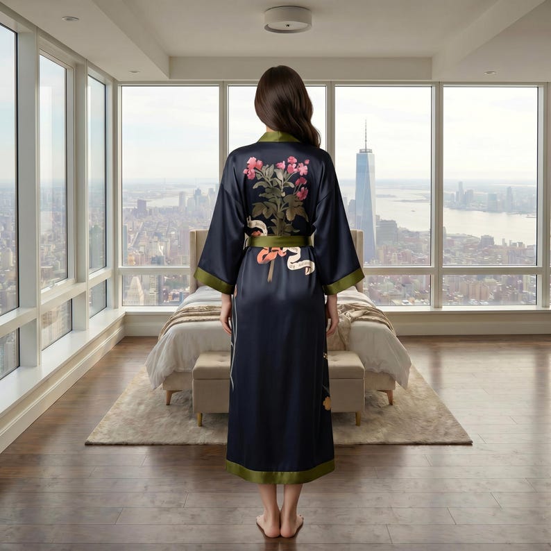 Lång morgonrock i siden och satin med kranmönster, japansk kimono, loungekläder för kvinnor bild 12